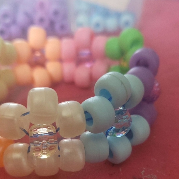 ♡ Kandi Flower ♡ - Picture 2 of 3